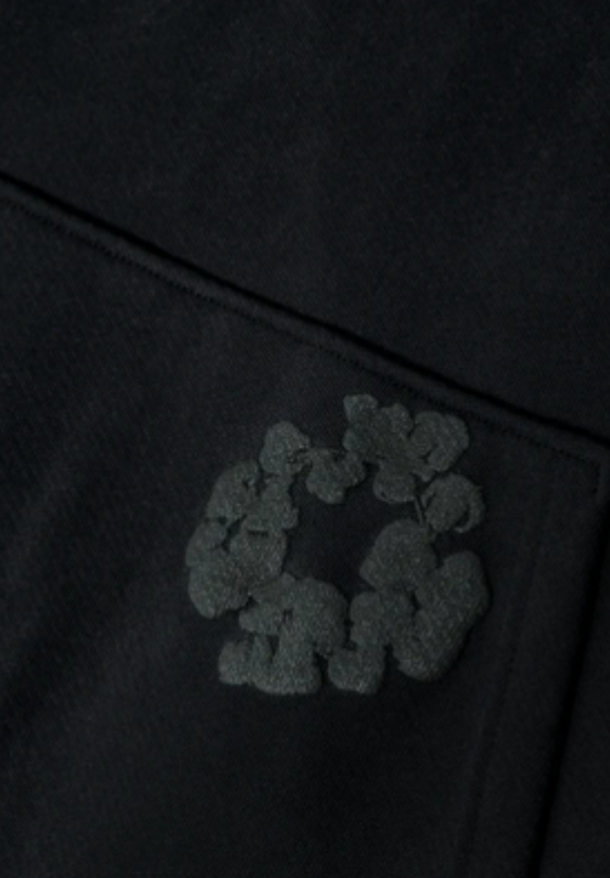 Mono Cotton Wreath Hoodie Black